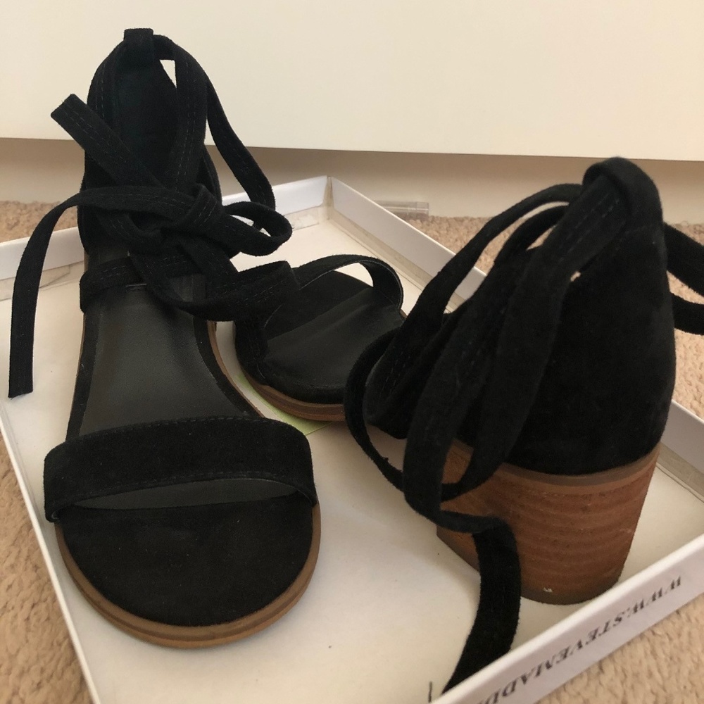 Steve Madden Rizzaa Black Suede Lace Up Sandal 5